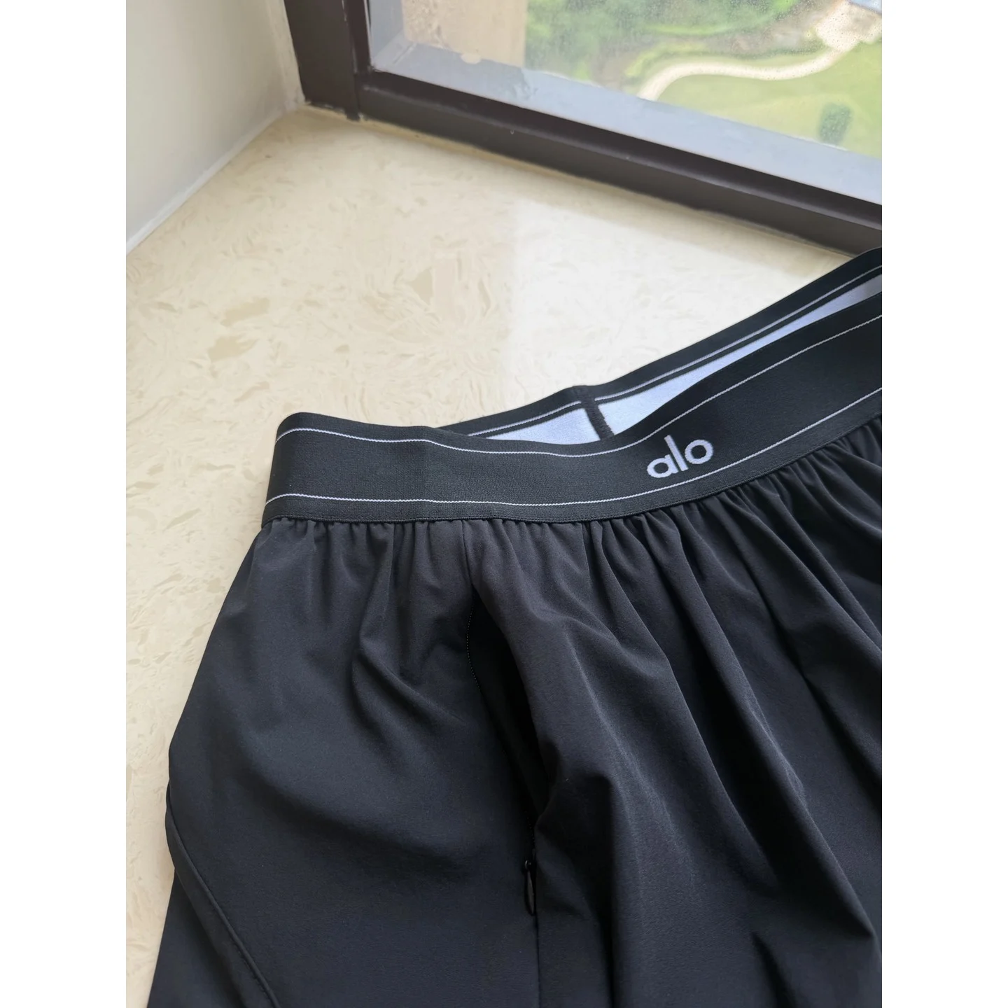 Alo Match Point Short Black · W6334R