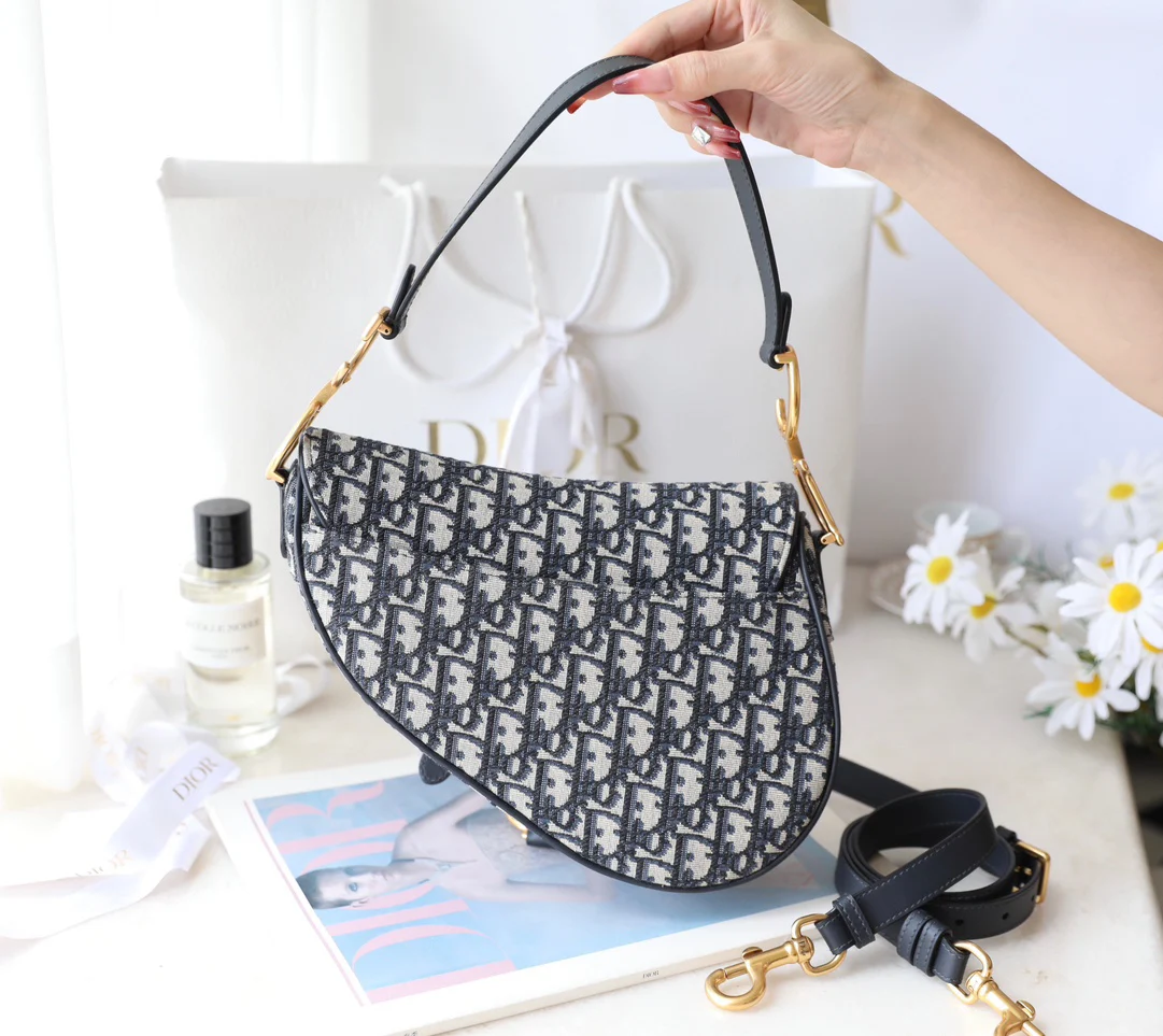 Saddle Bag with Strap Blue Dior Oblique Jacquard · M0455CTZQ_M928