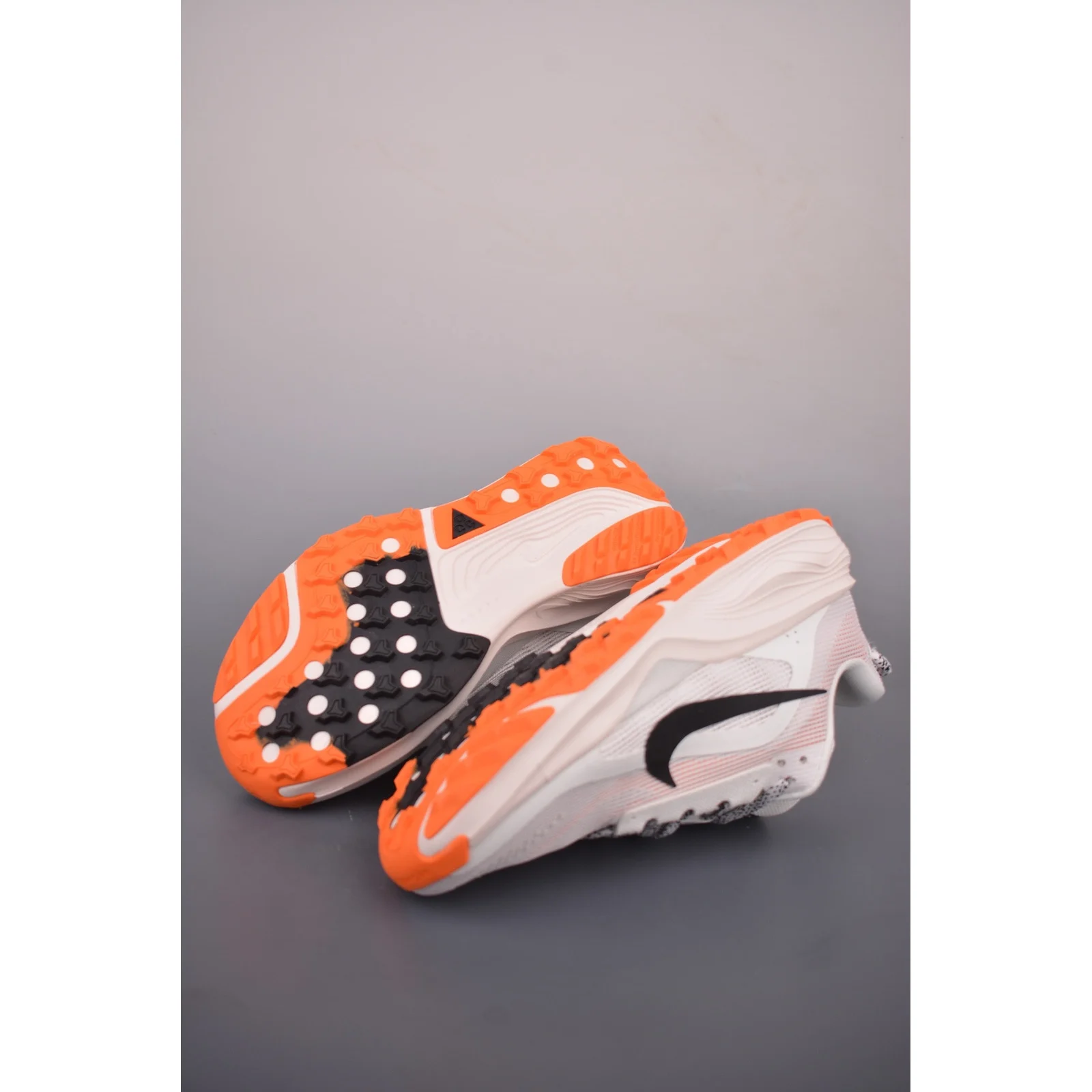 Nike ACG Pegasus Trail Summit White / Phantom / Safety Orange / Black · HV8116-103