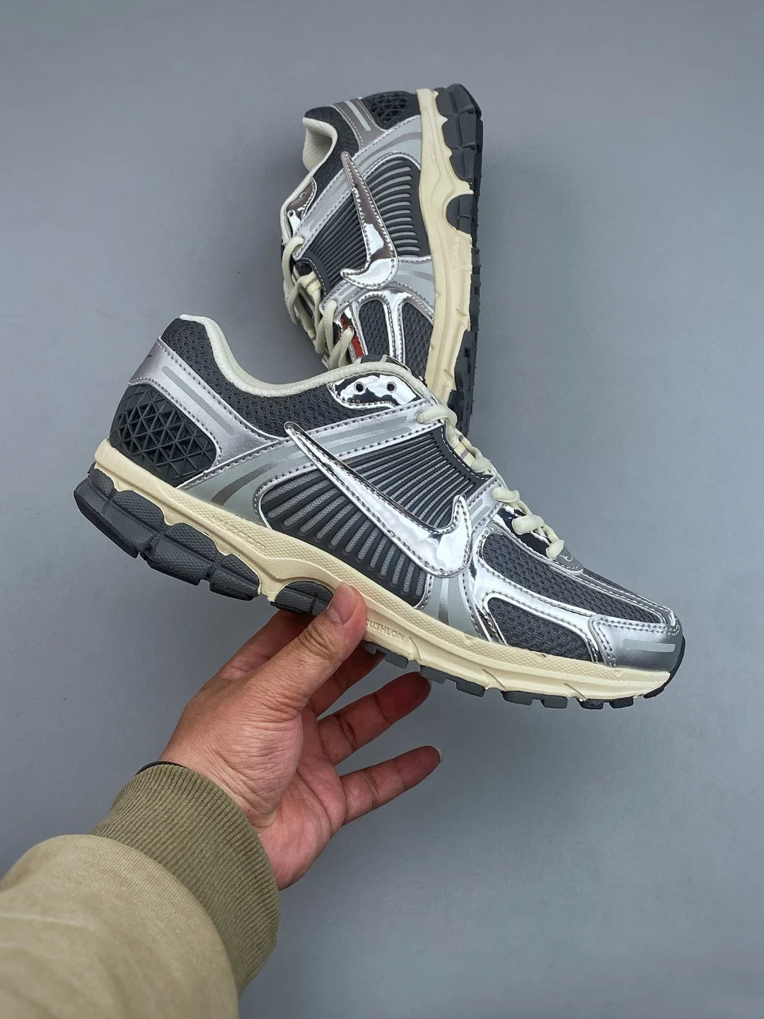 Nike Zoom Vomero 5 Iron Grey / Metallic Silver / Coconut Milk / Chrome · IM3486-001