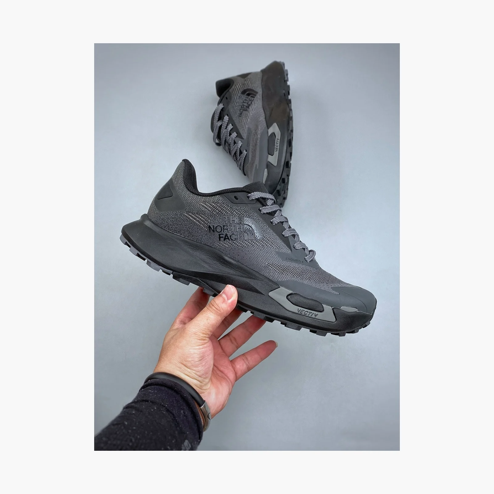 The North Face Men’s VECTIV Enduris 4 TNF Black/Anthracite Grey · NF0A8AEP-W90