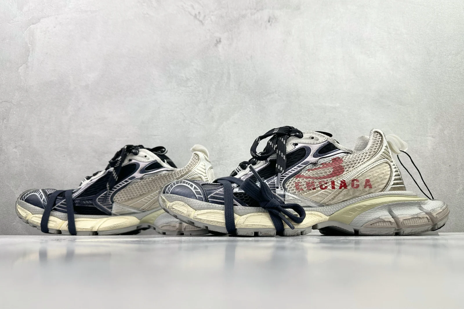 Balenciaga 3XL Split Logo Sneaker Eggshell / Red / Navy · 840090W3XSG9161
