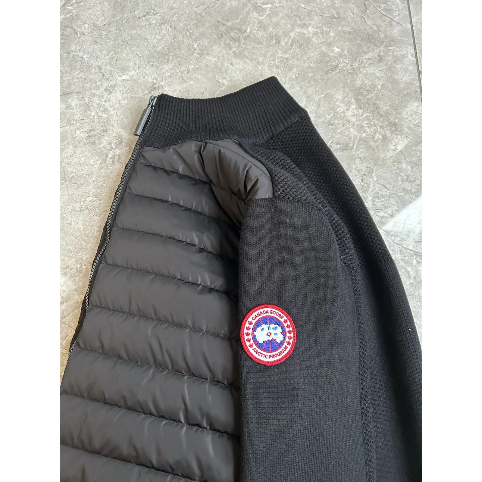 Canada Goose Men's HyBridge Knit Jacket Black / Classic Disc · 6830M-9061