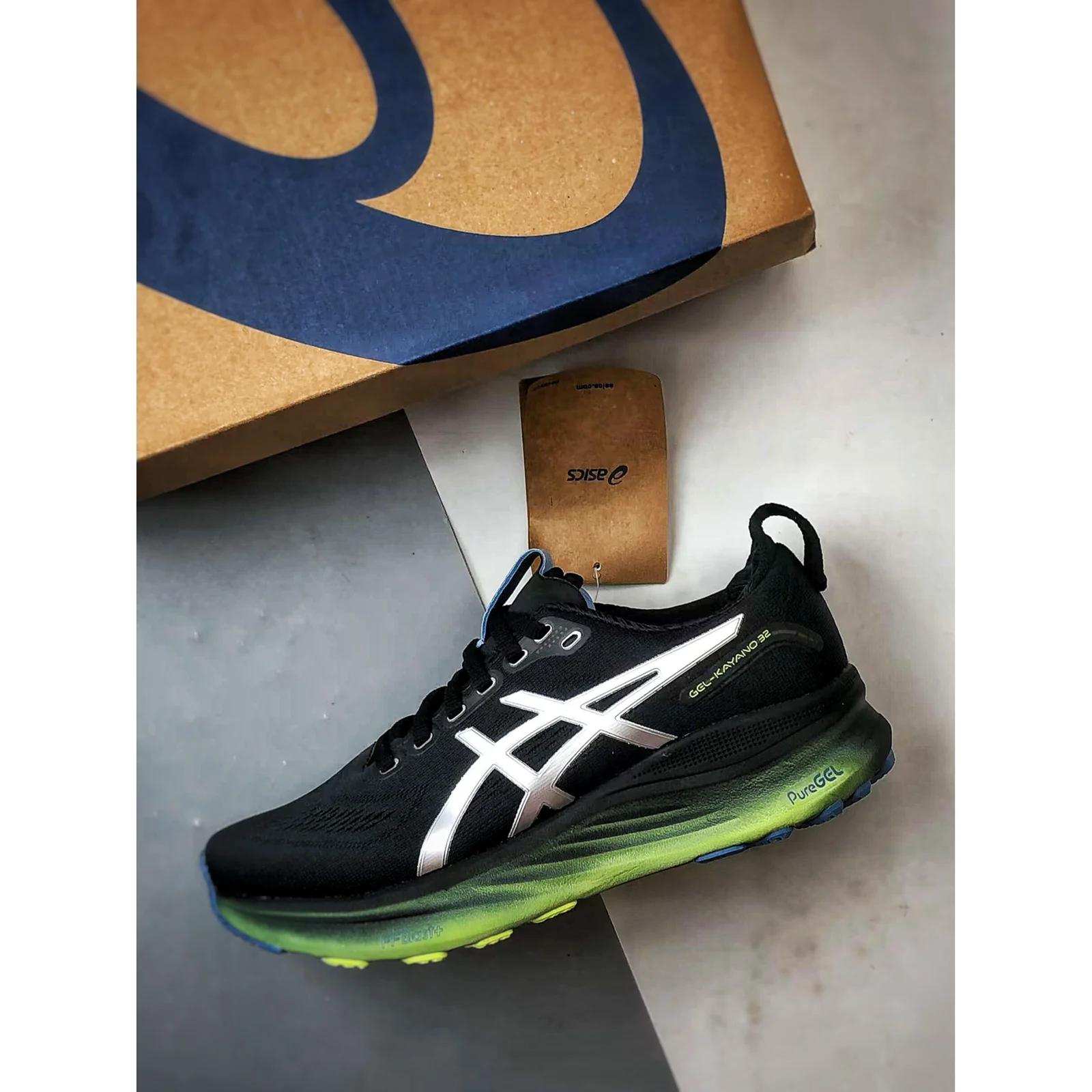 ASICS GEL-KAYANO 32 Black / Jasper Green · 1011C052-003