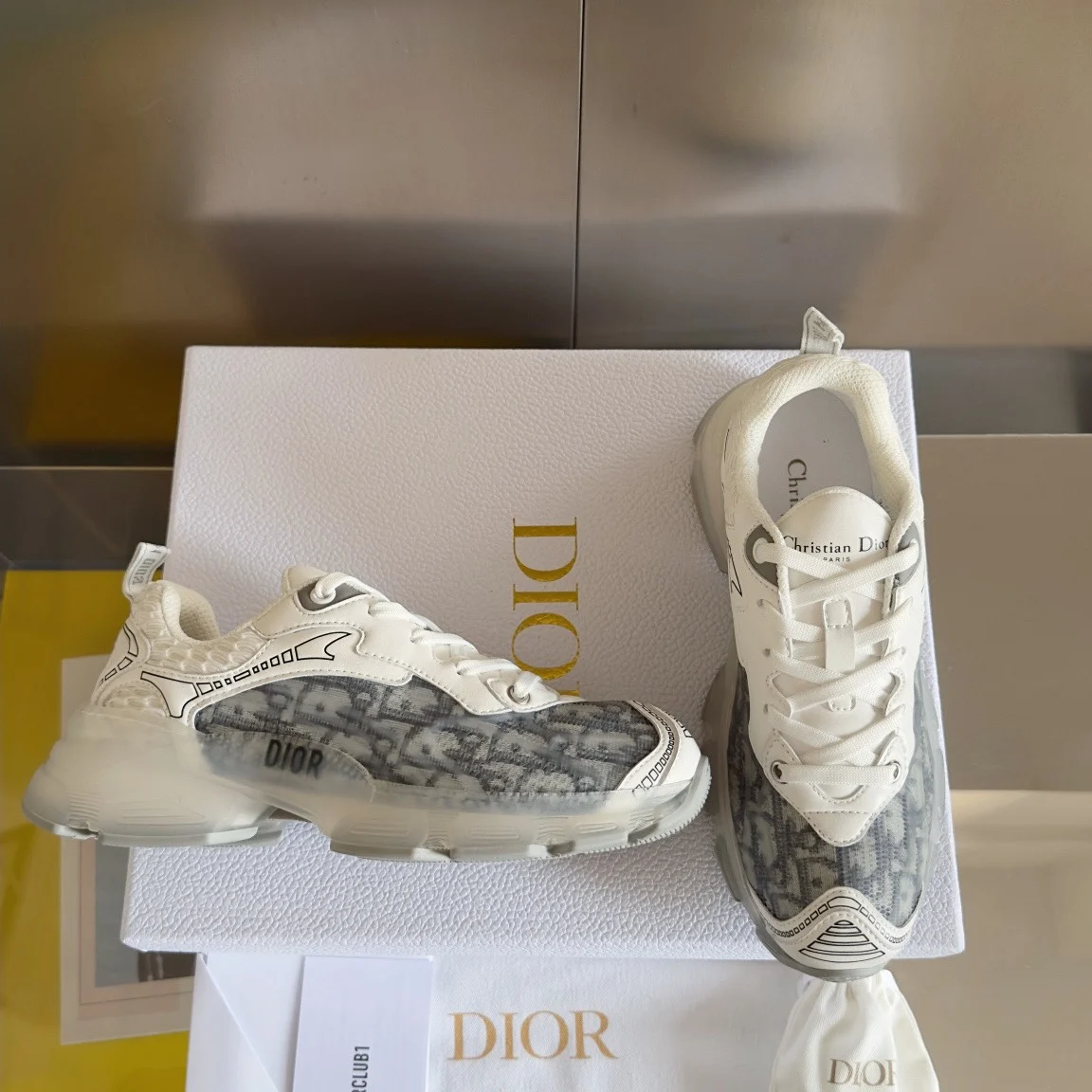 Dior Vibe Sneaker Gray Dior Oblique · KCK365OBU_S47W