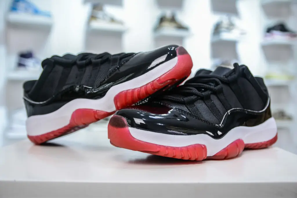 Air Jordan 11 Bred