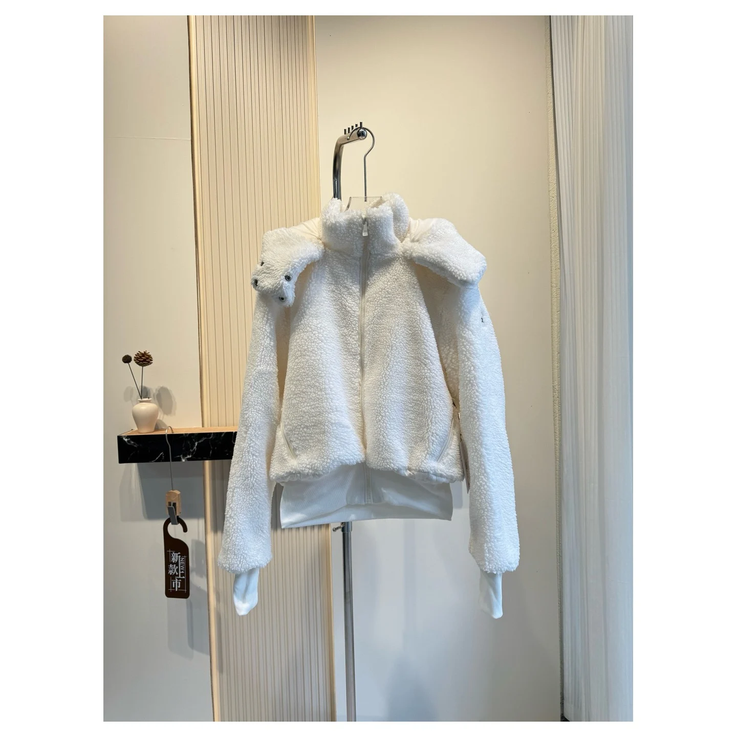 Alo Foxy Sherpa Jacket Ivory · W4313R