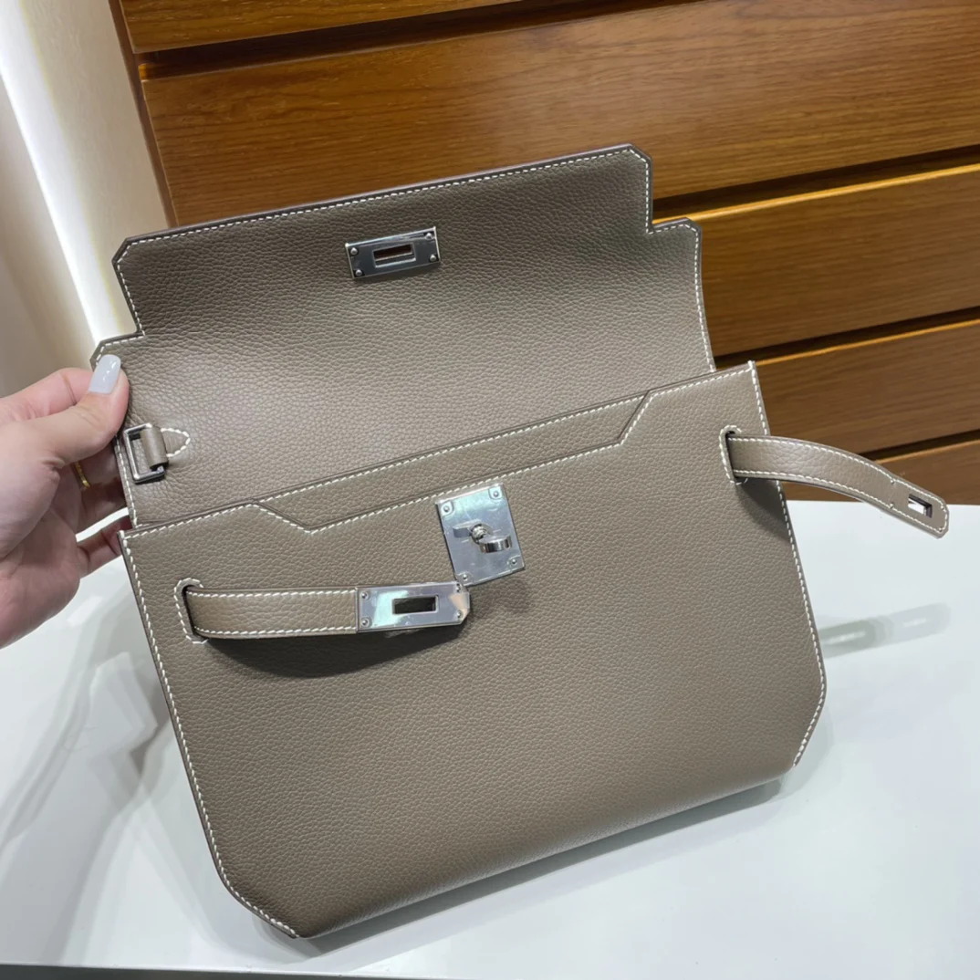 Hermès Kelly Depeches 25 Pouch Étoupe
