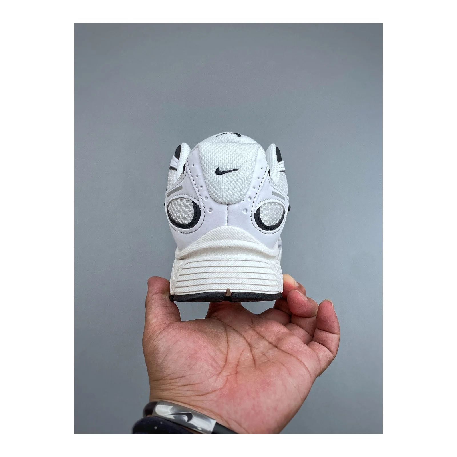 Nike V5 RNR Sail / Black / Vast Grey / Sail · IO7835-100