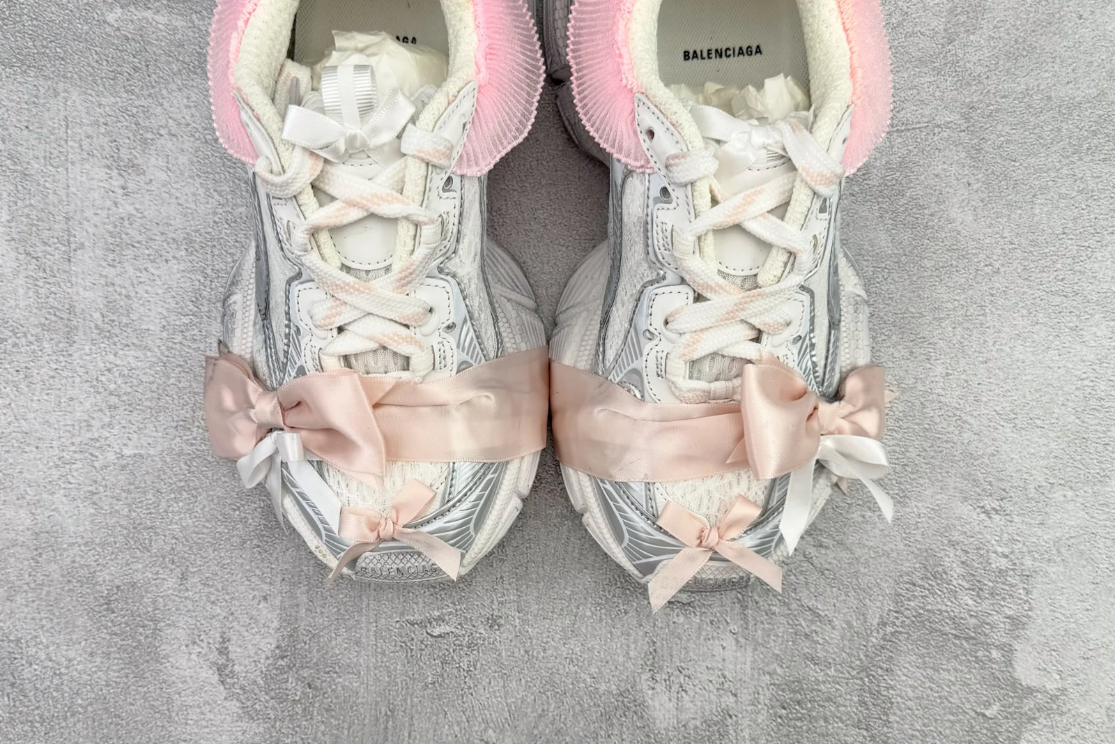 Balenciaga 3XL Lace Sneaker White/Light Pink · 832994WXLMC9050