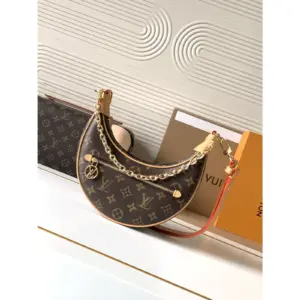 Louis Vuitton Loop Monogram Monogram · M81098