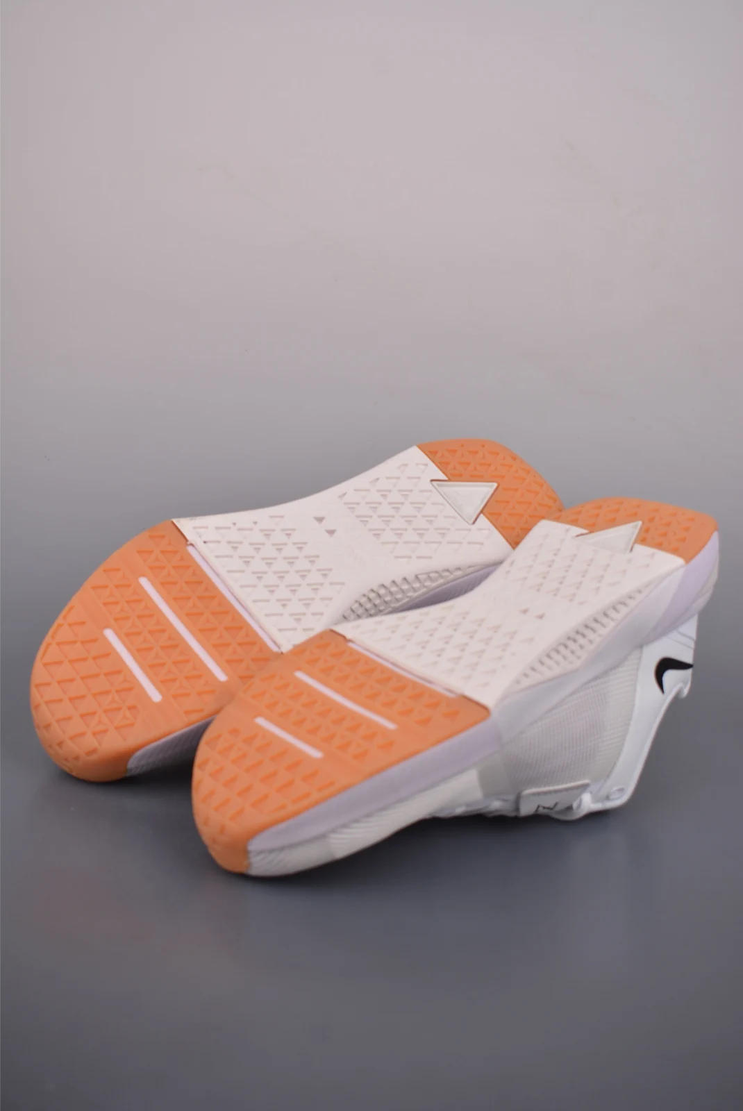 Nike Metcon 10 White / Platinum Tint / Gum Light Brown / Black · HJ1875-100