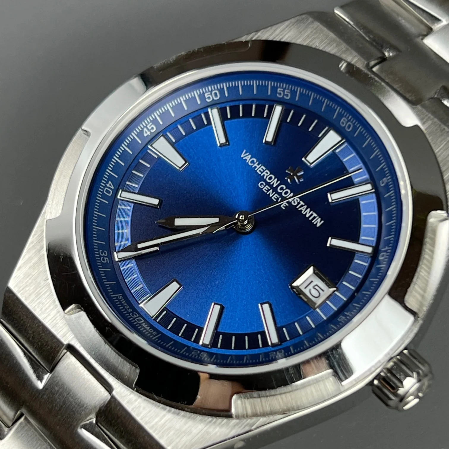 Vacheron Constantin Overseas 4520V style watch Blue dial · 4520V/210A-B128