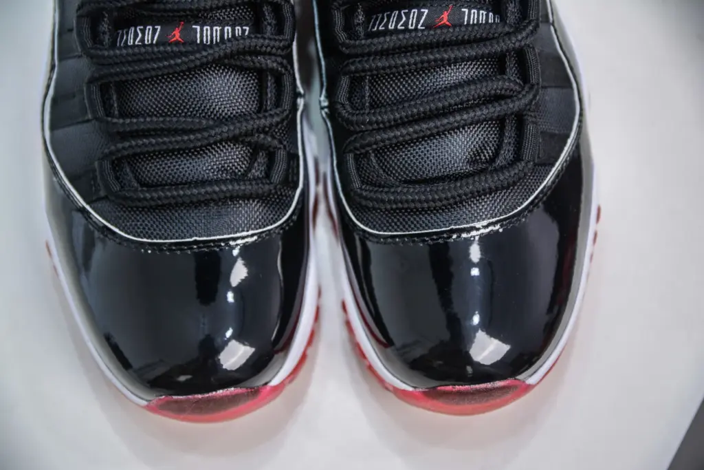 Air Jordan 11 Bred