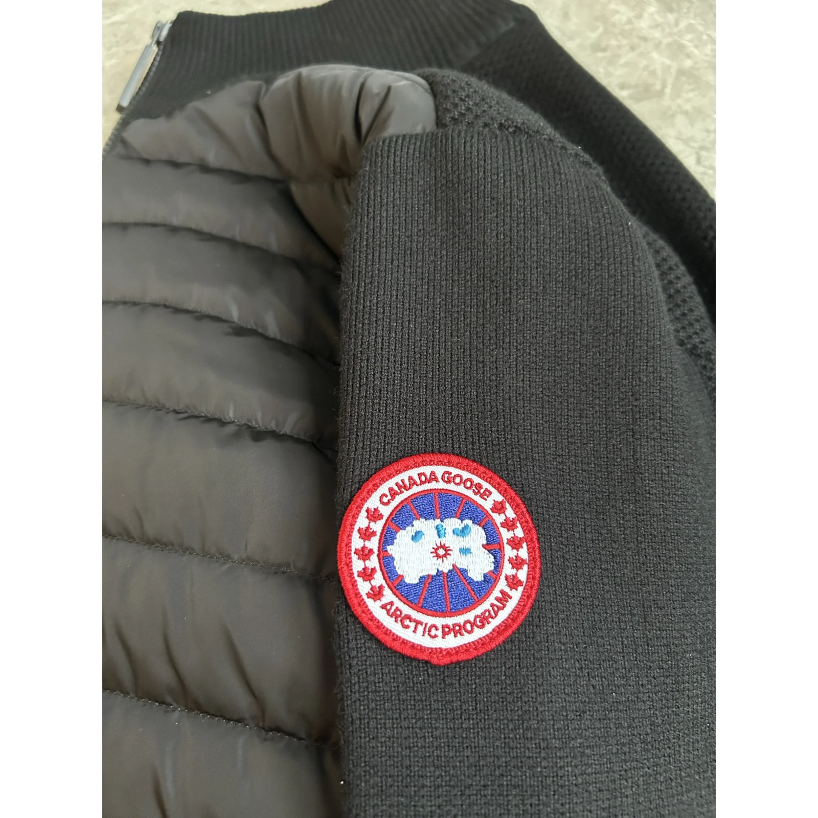 Canada Goose Men's HyBridge Knit Jacket Black / Classic Disc · 6830M-9061