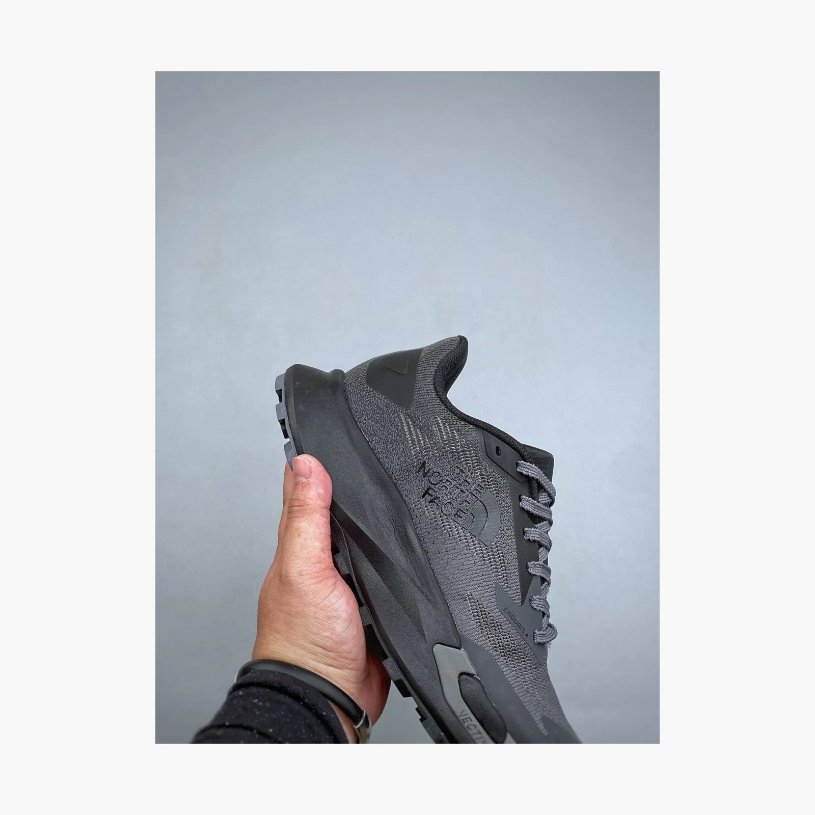 The North Face Men’s VECTIV Enduris 4 TNF Black/Anthracite Grey · NF0A8AEP-W90