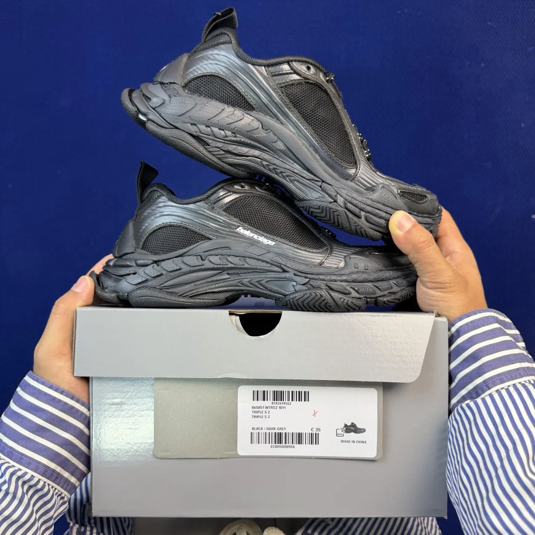 Balenciaga Triple S.2 Black / Dark Grey · 865849WTRS21011