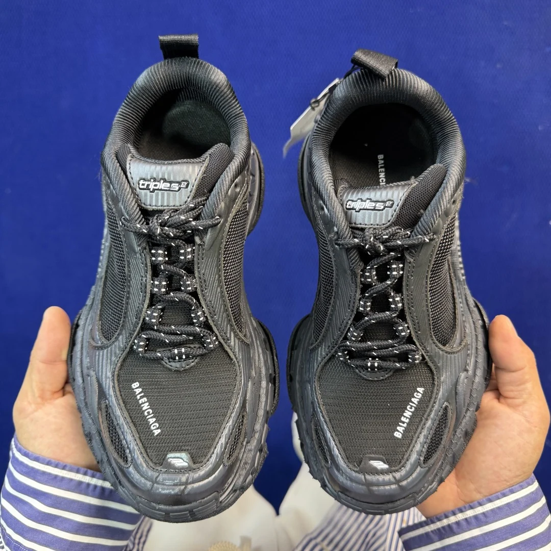 Balenciaga Triple S.2 Black / Dark Grey · 865849WTRS21011
