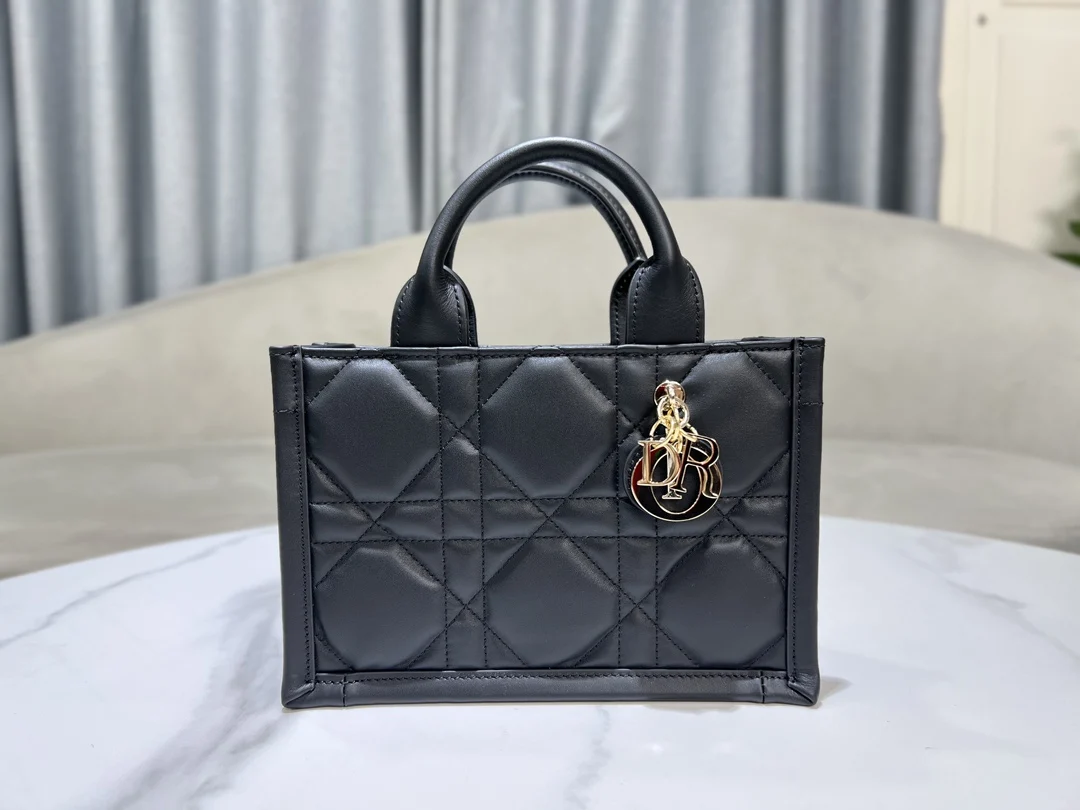 Dior Mini Book Tote Black Macrocannage Calfskin · S5573OWHP_M900