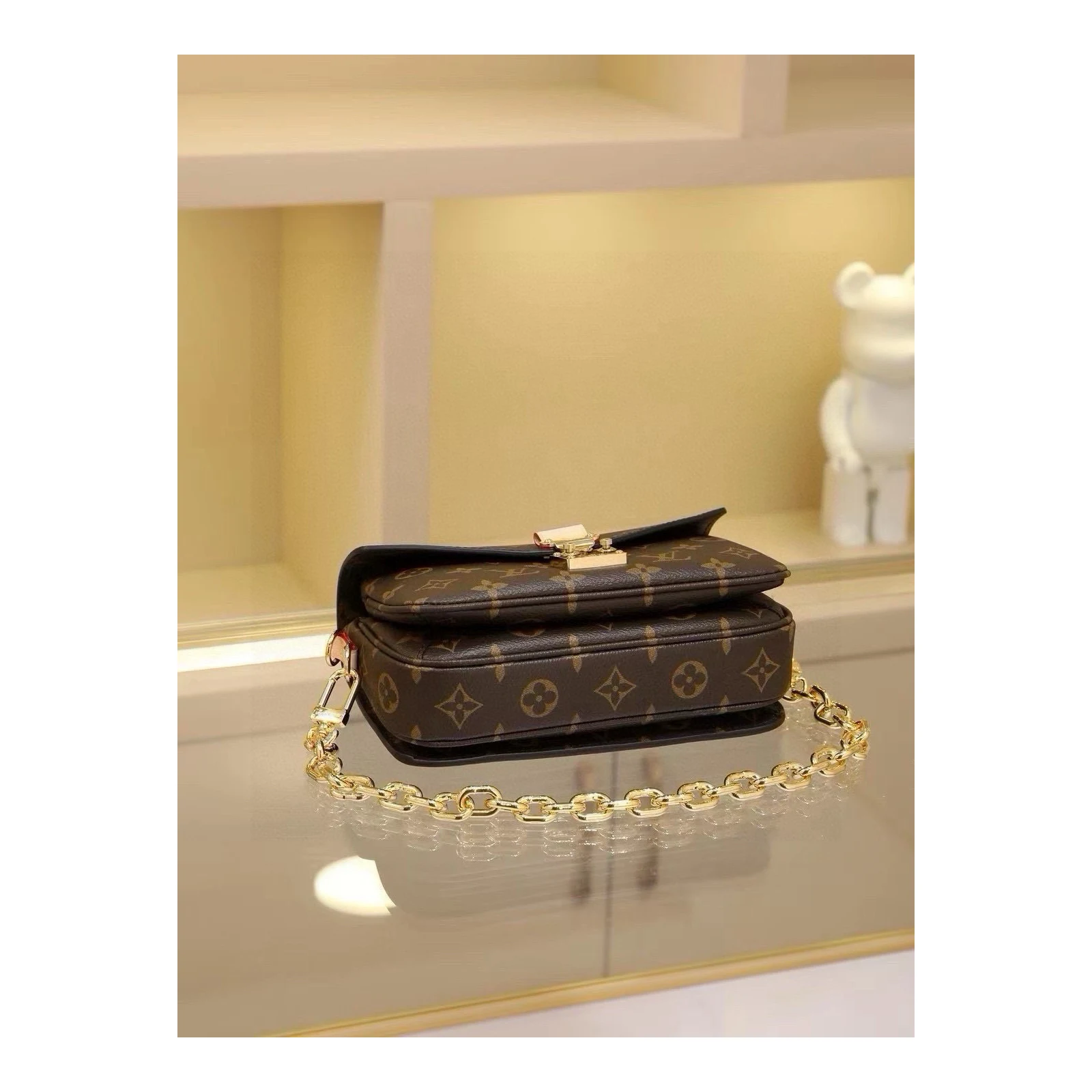Louis Vuitton Pochette Métis East-West Monogram Monogram · M46279