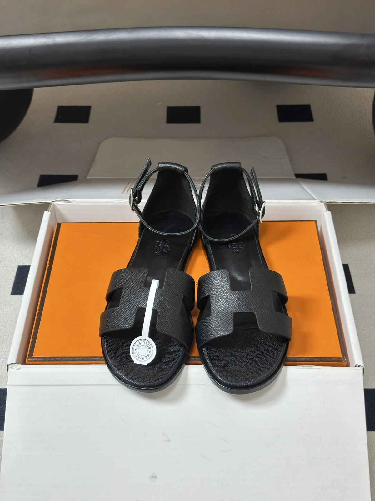 Hermès Santorini Sandal Noir