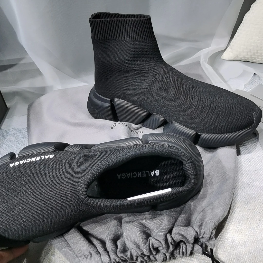 Balenciaga Speed 2.0 Black · 617239W2DB11013