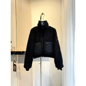 Alo Sherpa Edge Bomber Black · W4530R
