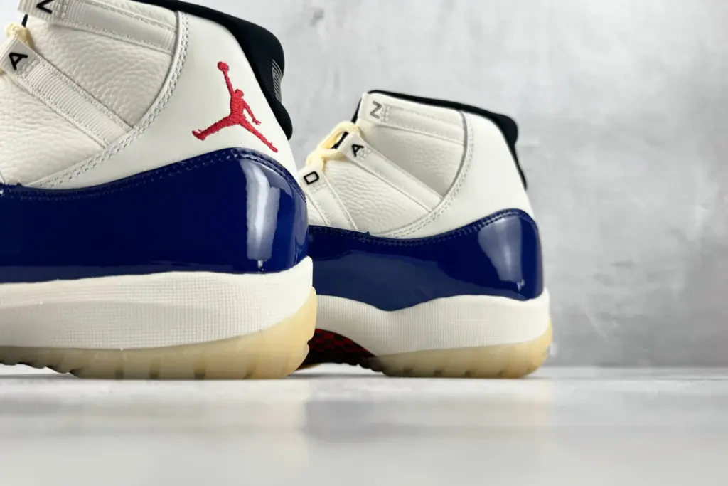 Air Jordan 11 Rare Air