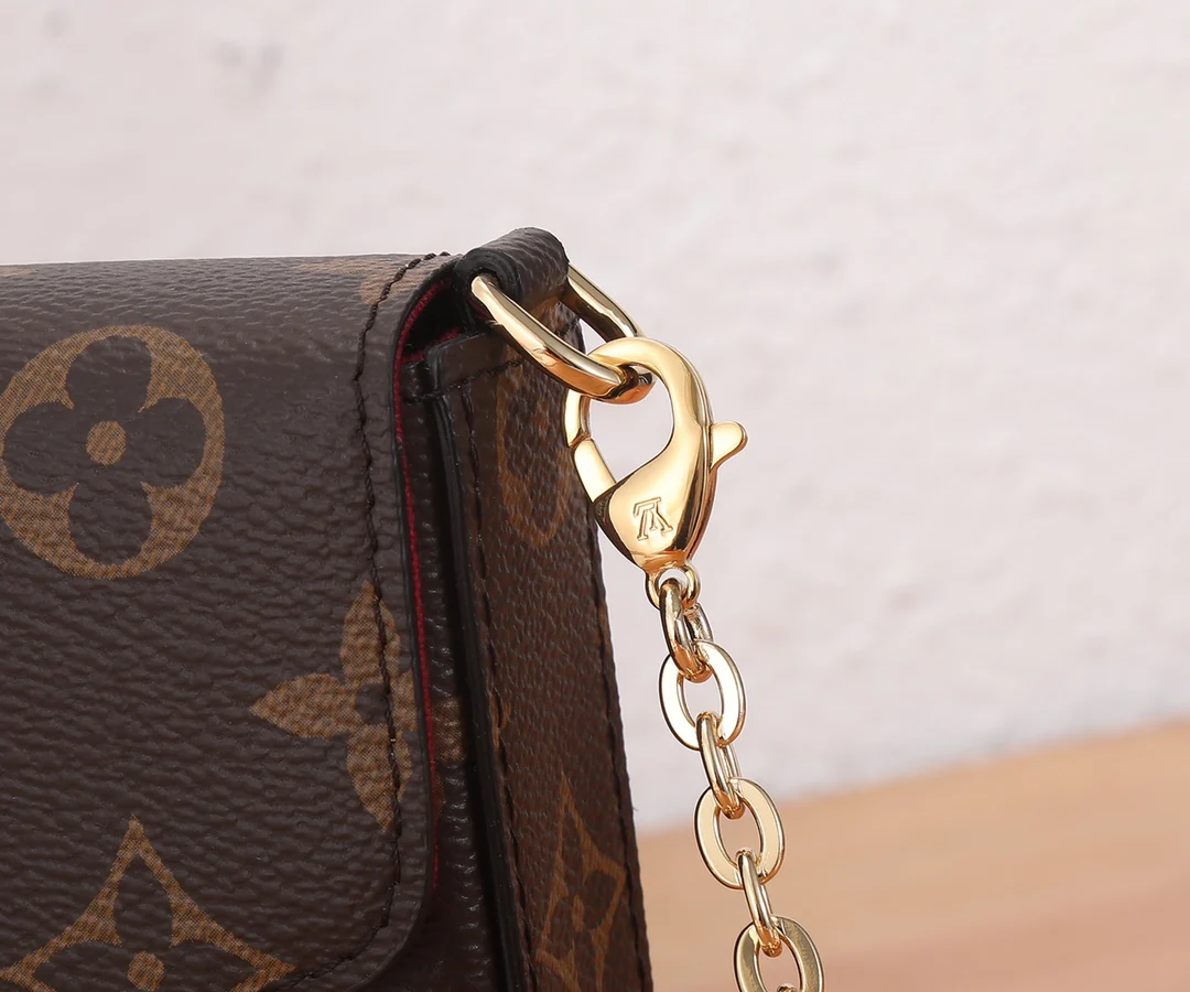 Louis Vuitton Pochette Félicie Monogram Monogram · Fuchsia · M81896