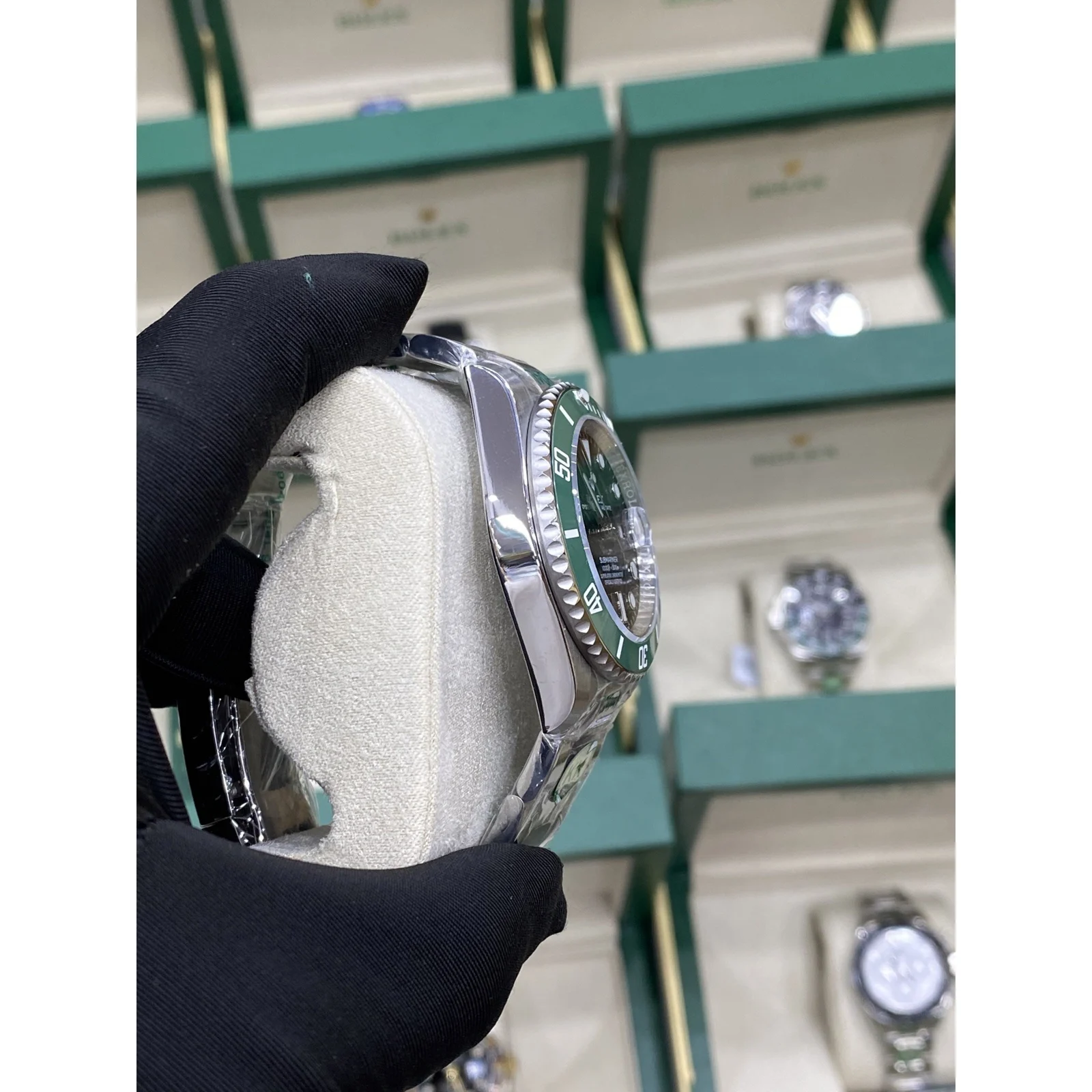 Rolex Submariner Date 126610LV Green Bezel — photo 6