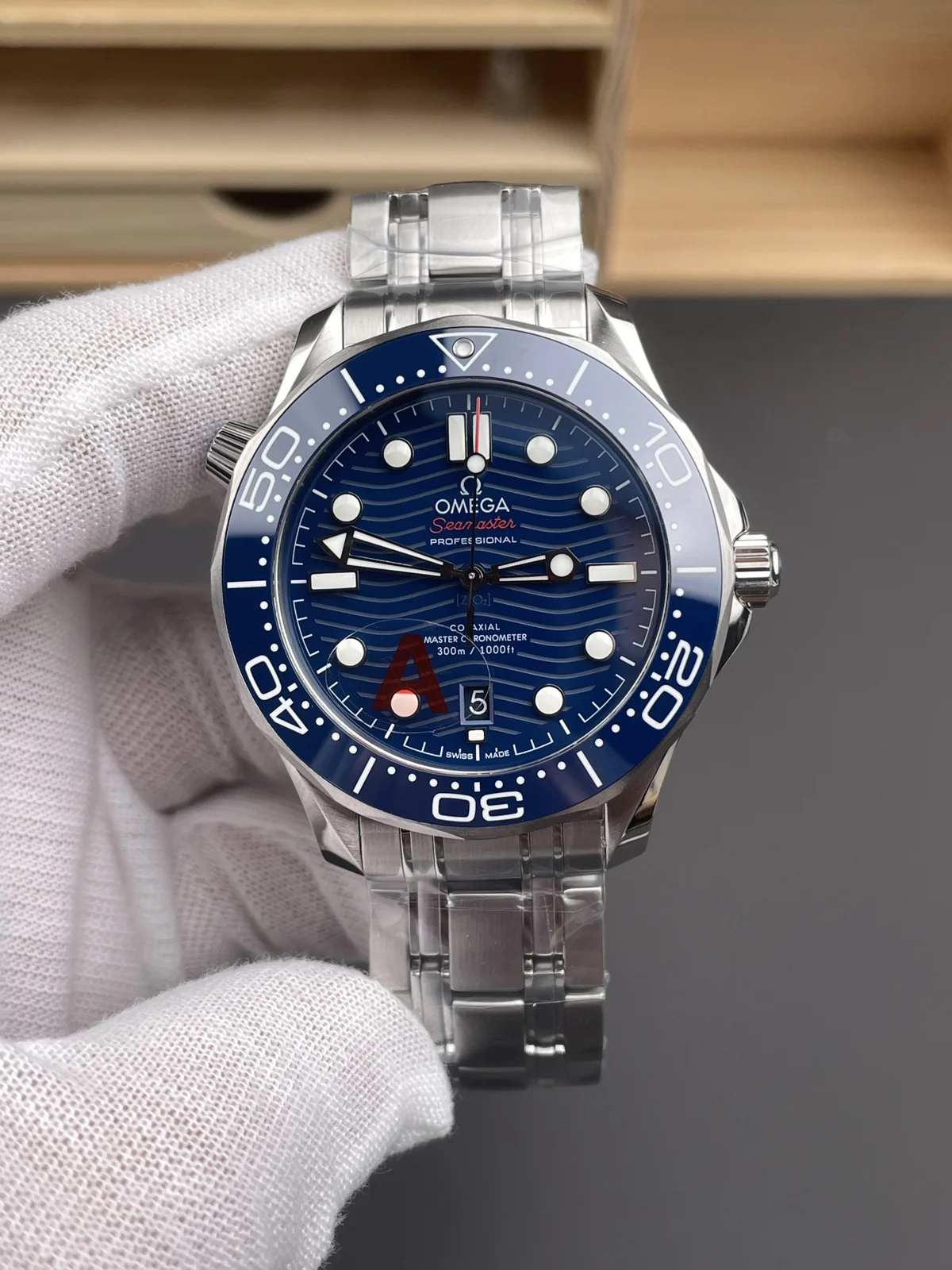 Omega Seamaster Diver 300M 42 mm Blue Dial Steel Bracelet Blue dial / steel bracelet · 210.30.42.20.03.001