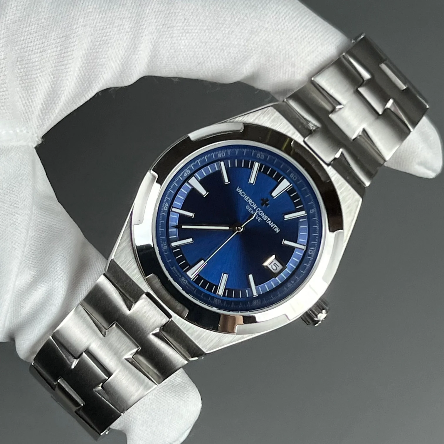 Vacheron Constantin Overseas 4520V style watch Blue dial · 4520V/210A-B128