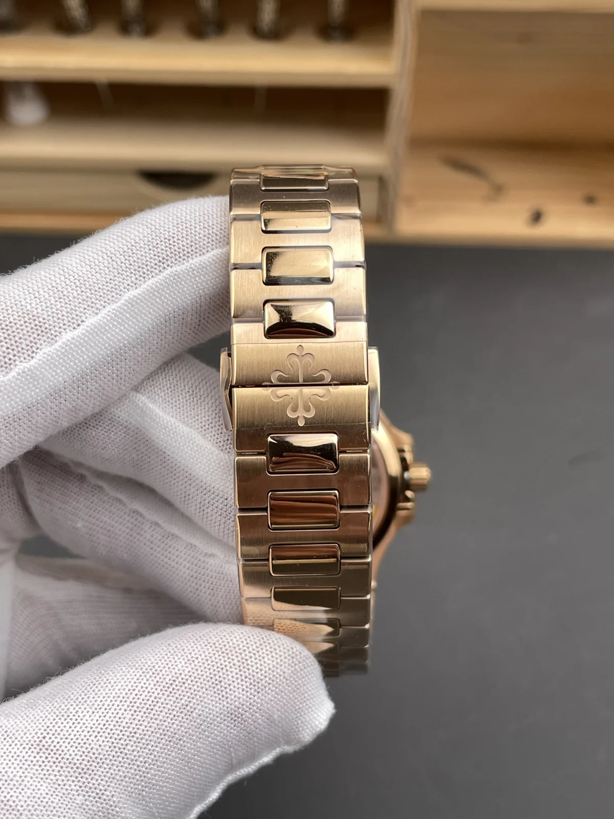 Patek Philippe Nautilus 7118/1R-001 Silvery Dial Watch — image 8