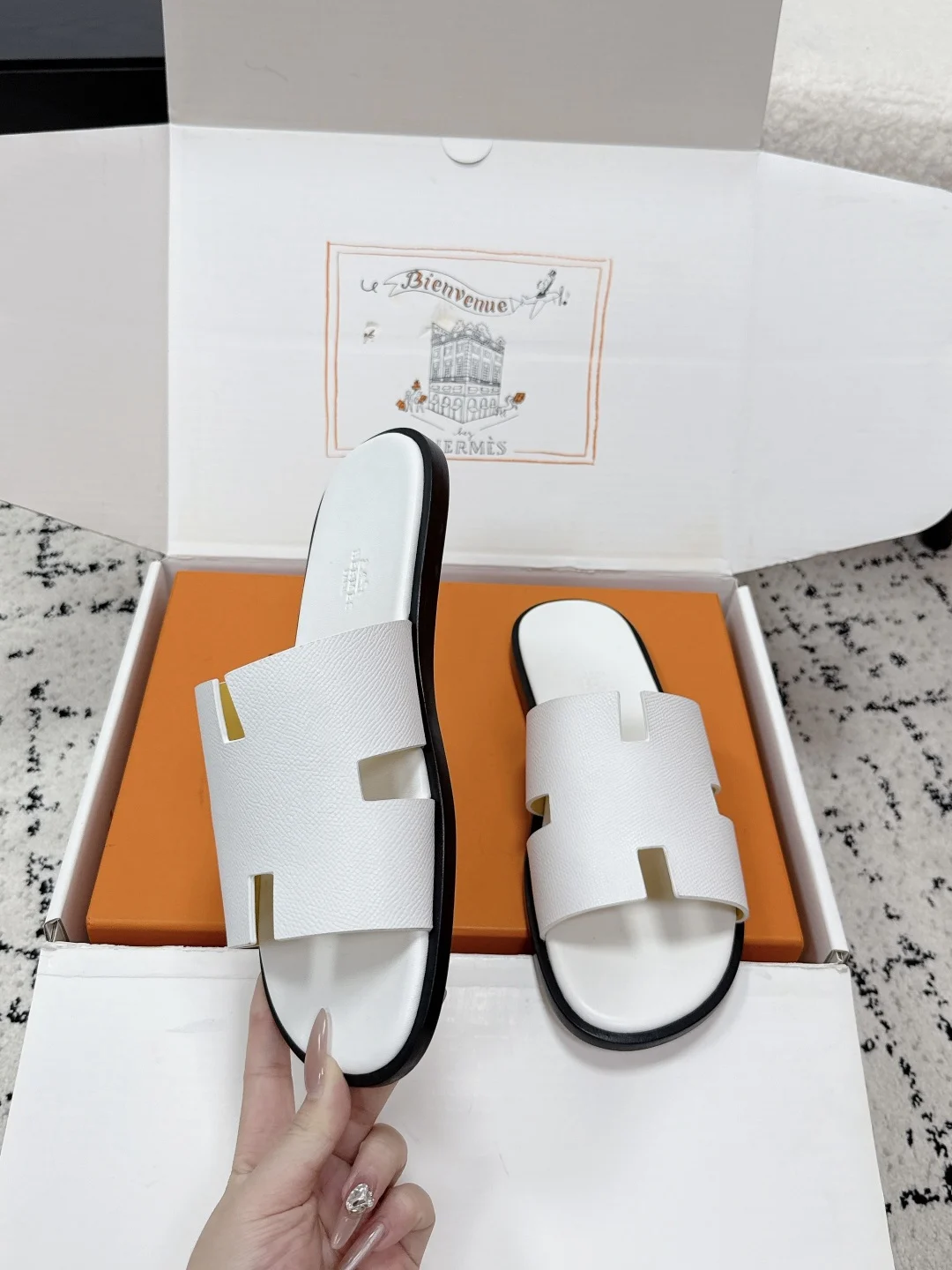 Hermès Izmir Sandal Blanc
