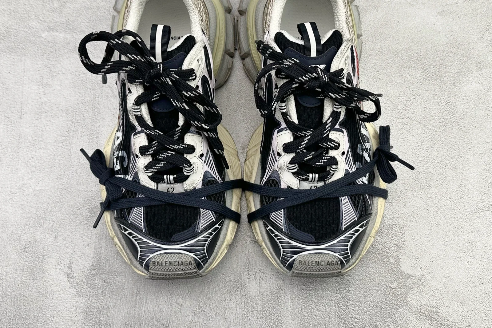 Balenciaga 3XL Split Logo Sneaker Eggshell / Red / Navy · 840090W3XSG9161