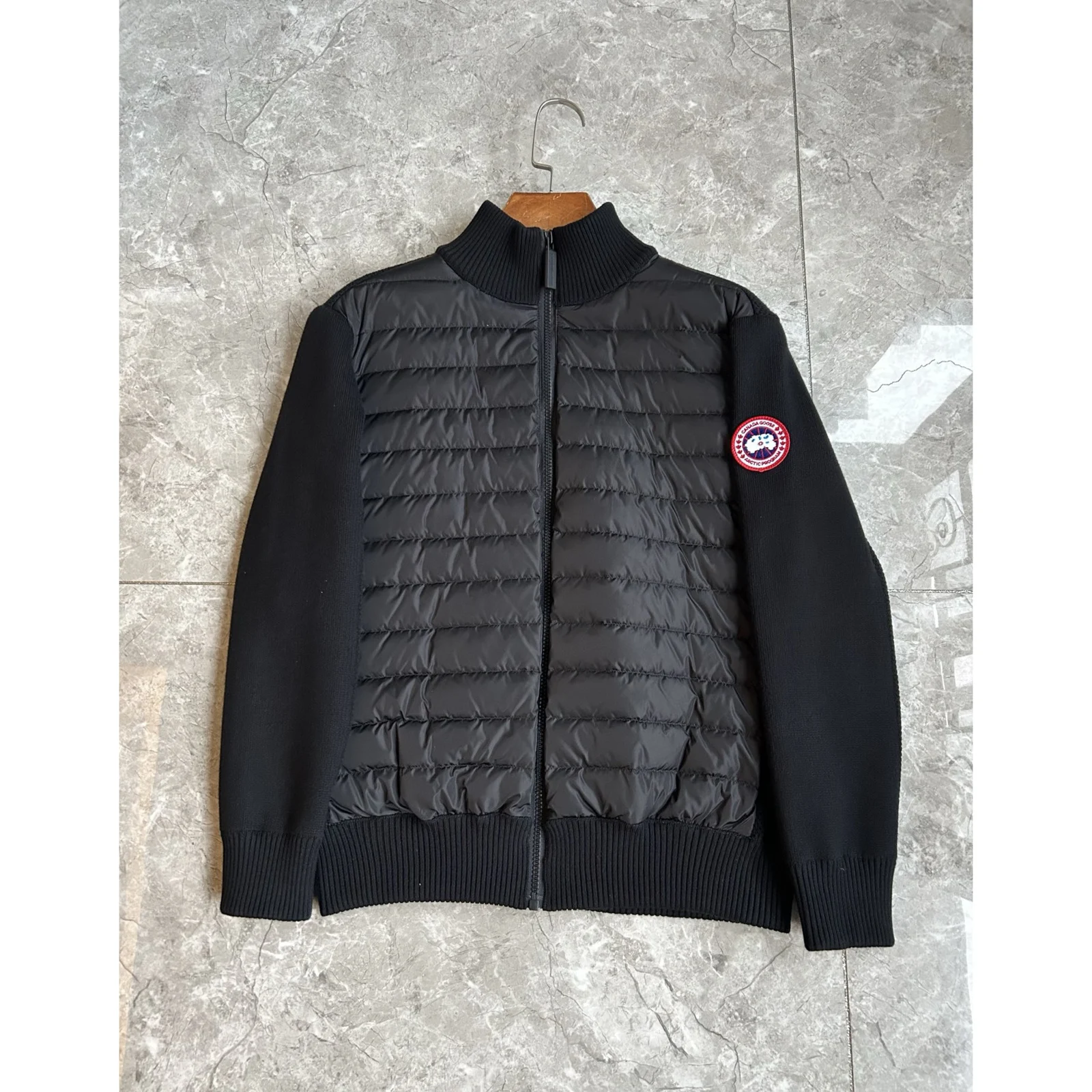 Canada Goose Men's HyBridge Knit Jacket Black / Classic Disc · 6830M-9061