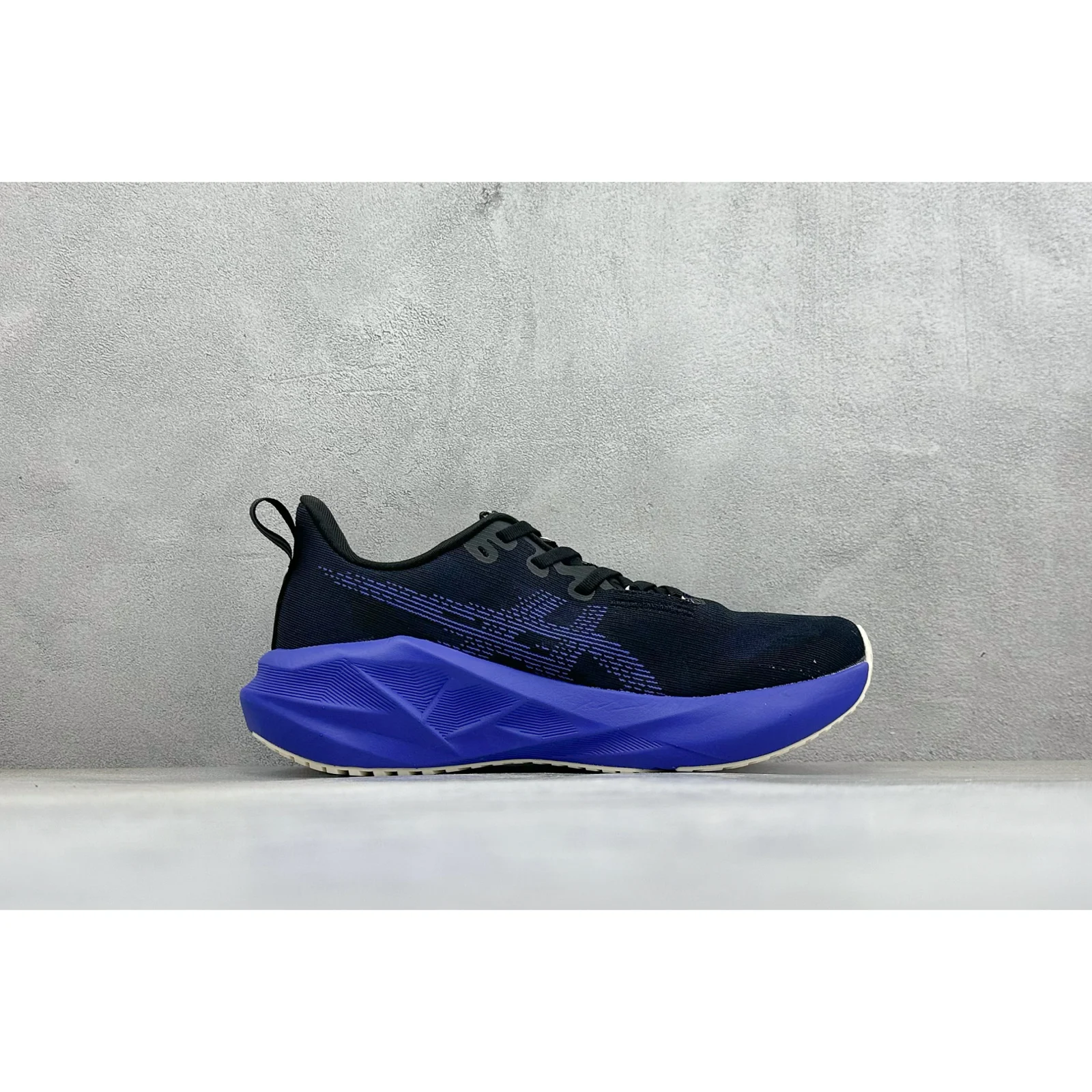 ASICS NOVABLAST 5 Black / Cobalt Burst · 1011B974-004