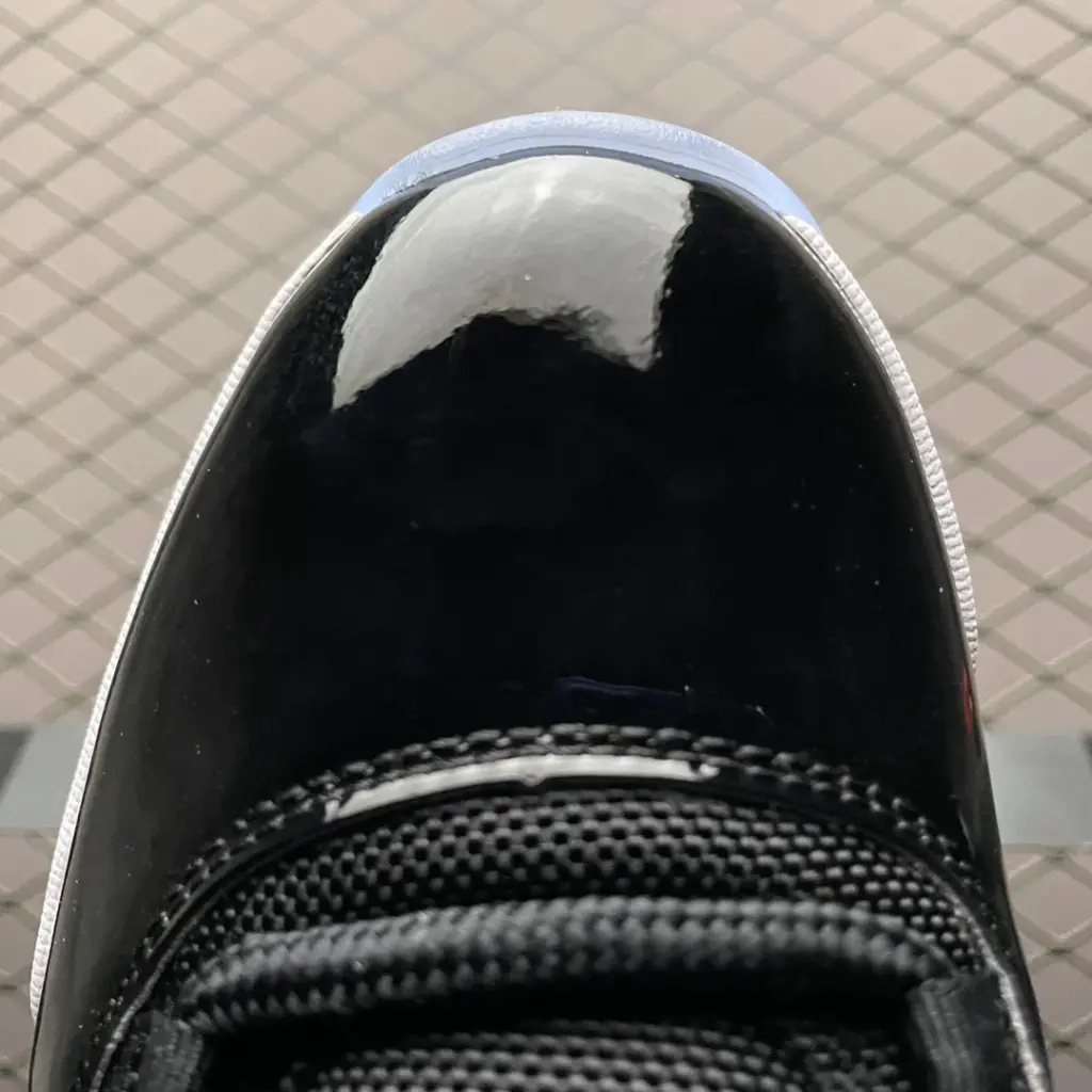 Air Jordan 11 Space Jam