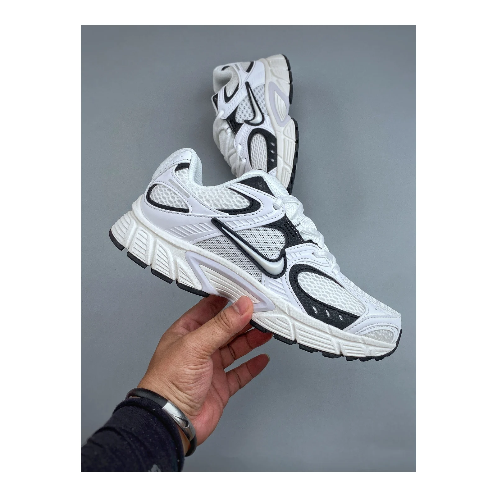 Nike V5 RNR Sail / Black / Vast Grey / Sail · IO7835-100