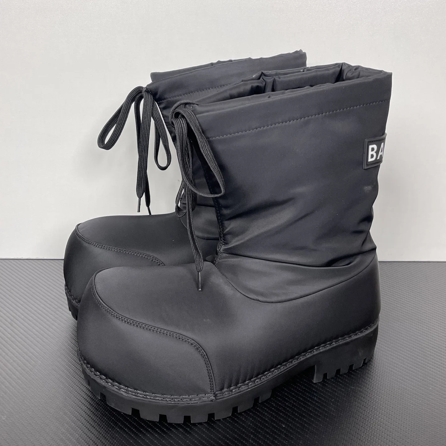 Balenciaga Alaska Low Boot Black · 780561W4SA11000