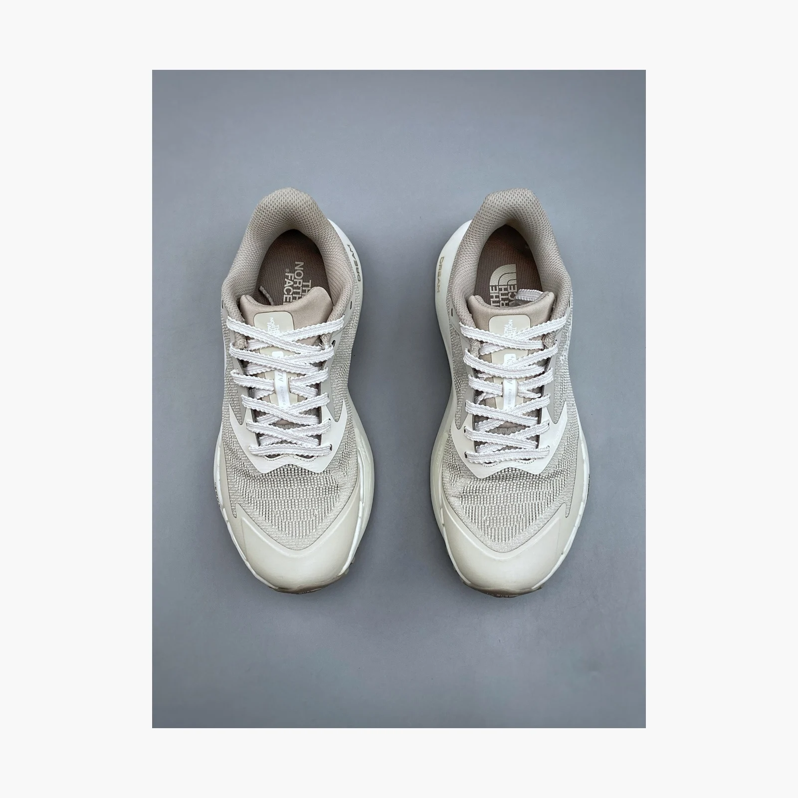 The North Face Men’s VECTIV Enduris 4 Anthracite Grey/Timeless Taupe · NF0A8AEP-67U
