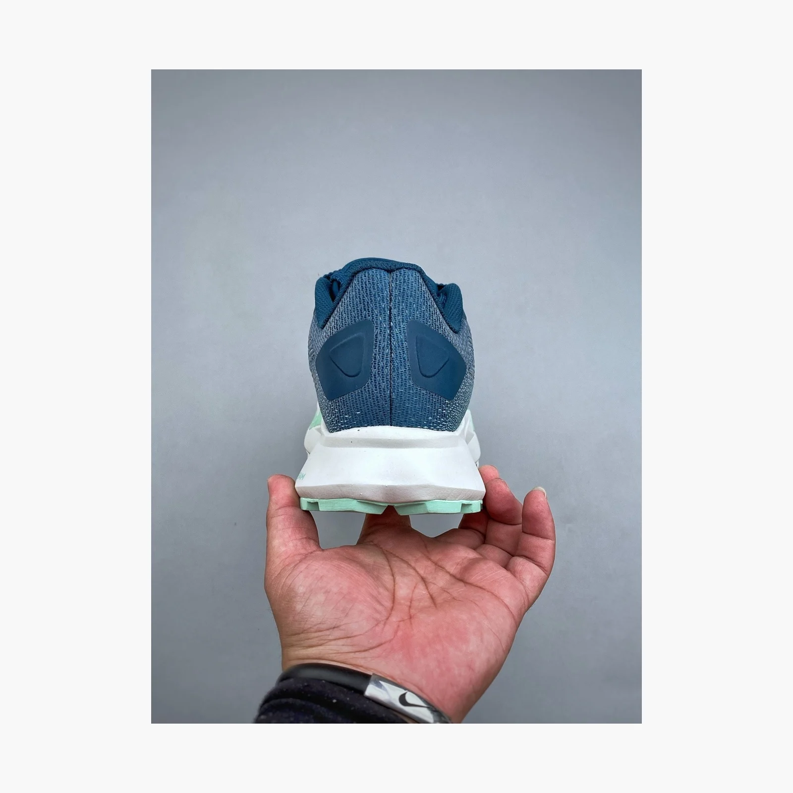 The North Face Women’s VECTIV Enduris 4 Transcendent Grey/Lemon Mist · NF0A8AEQ-6R8