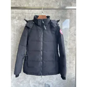 Canada Goose Women's Chelsea Parka Black / Classic Disc · 3804W-9061