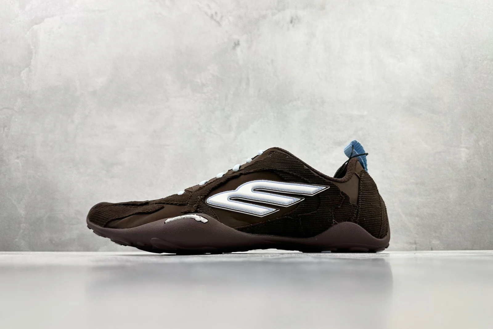 Balenciaga Monday Ultra Sneaker Brown / White / Light Blue / Beige · 853505WMNDI2994