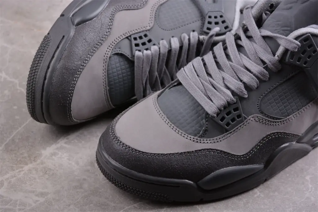 Air Jordan 4 Wet Cement