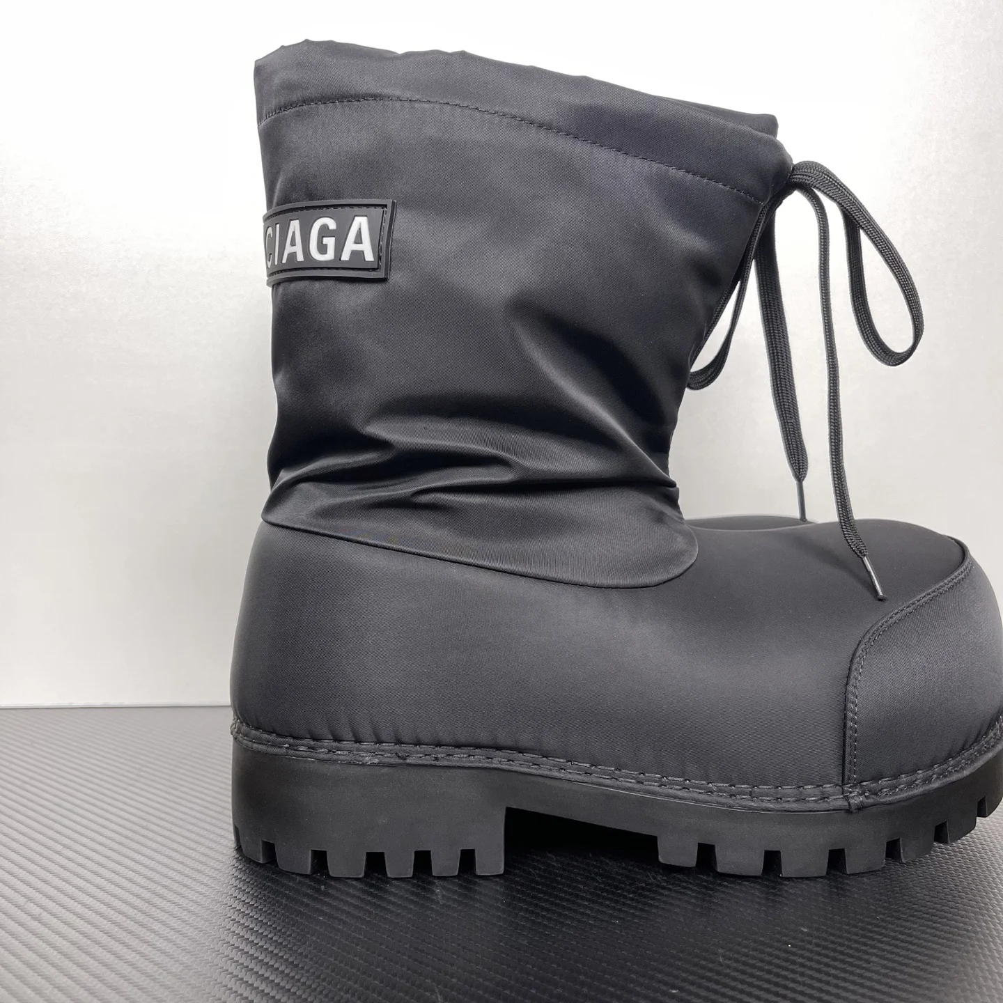 Balenciaga Alaska Low Boot Black · 780561W4SA11000
