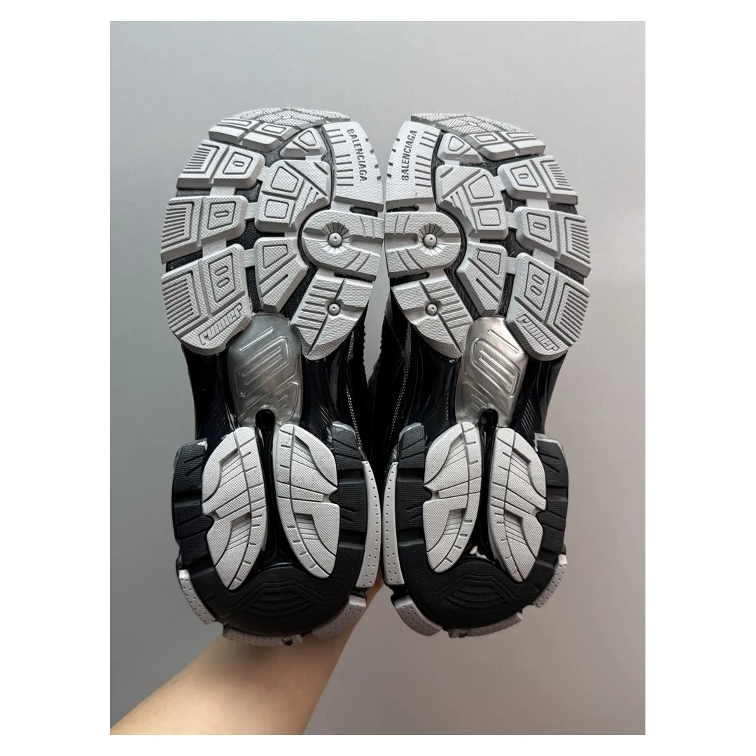 Balenciaga Runner Sneaker Black/Silver · 772774W3RMU1100