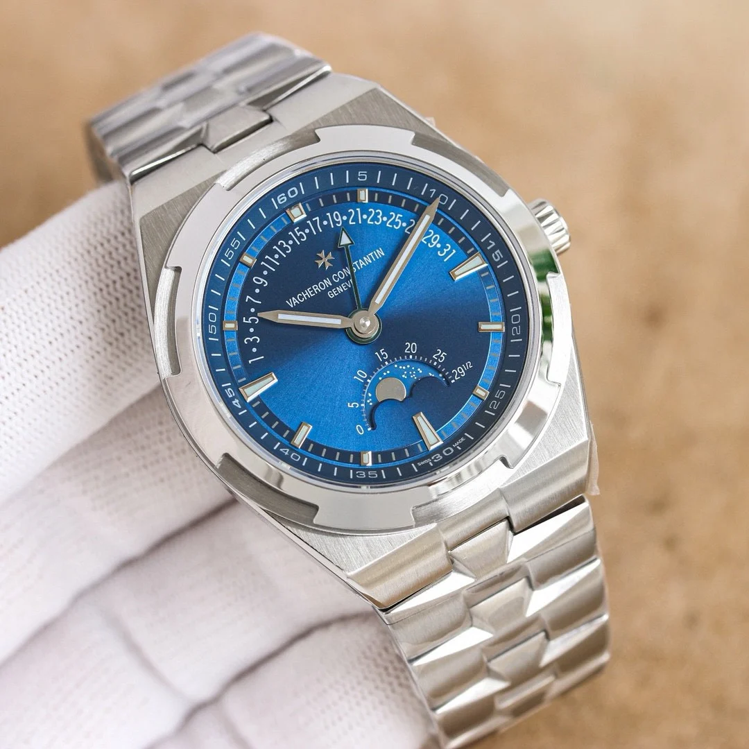 Vacheron Constantin Overseas 4000V Blue Moon Phase Watch — image 2