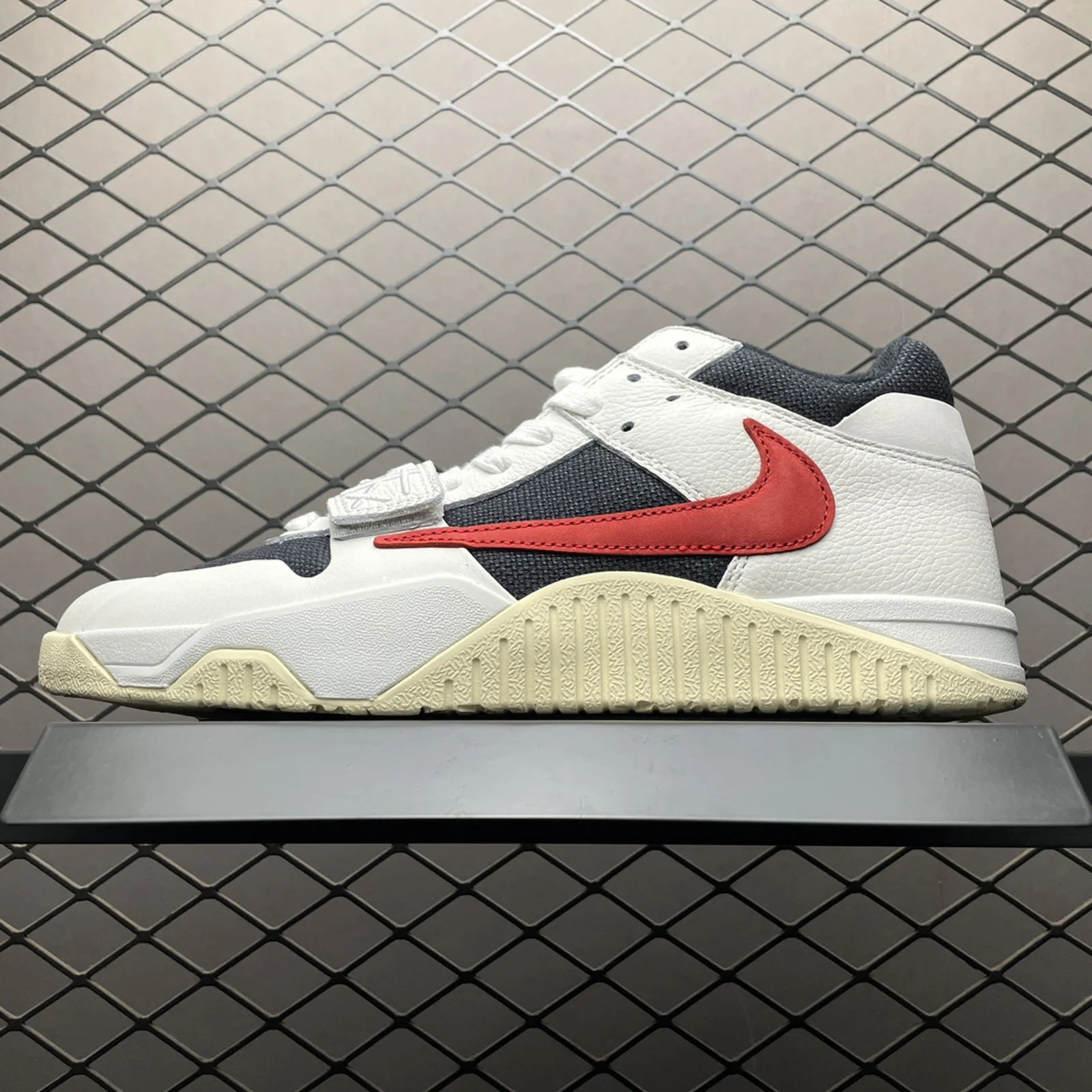 Jordan CJ1 T-Rexx Sail and University Red · FZ8117-101