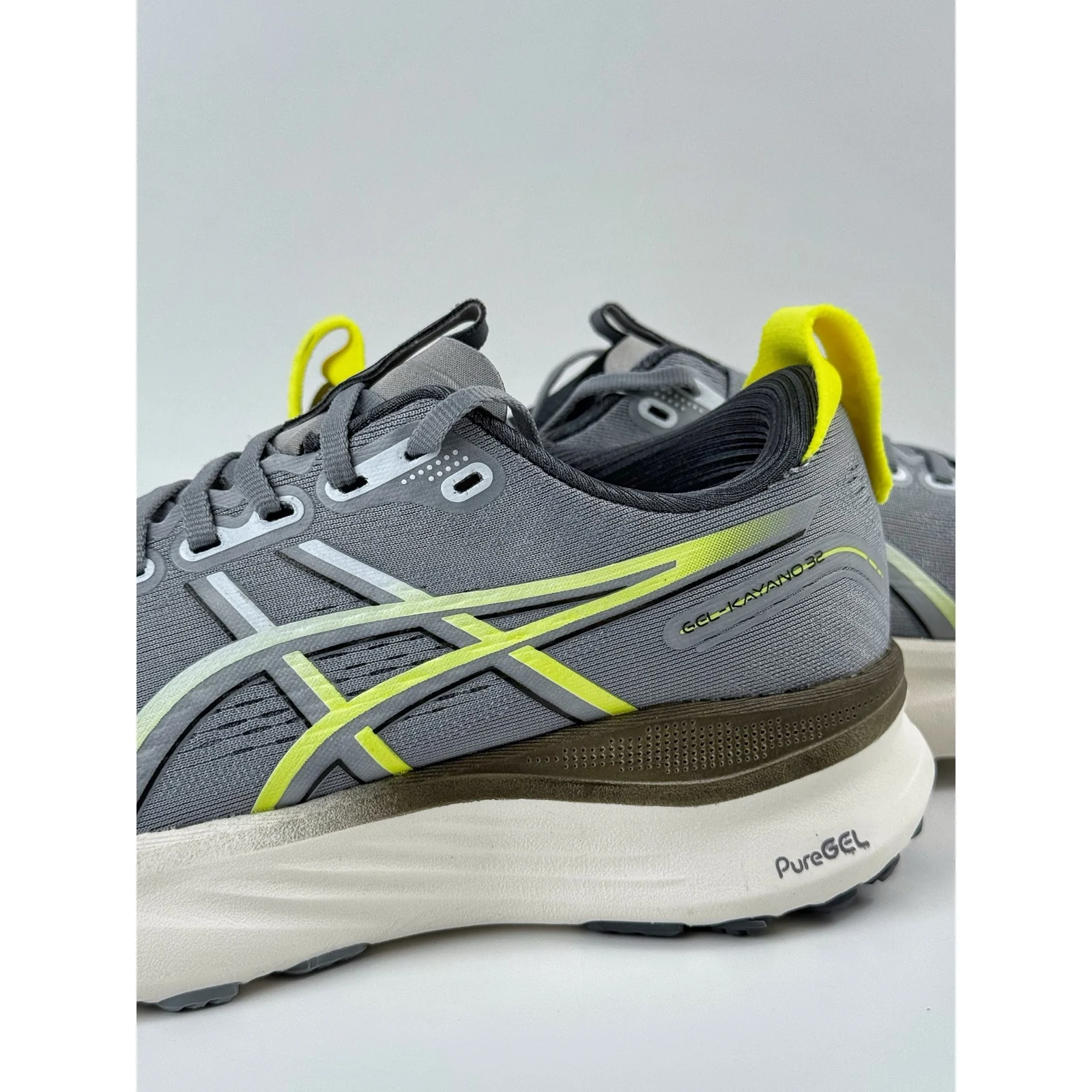ASICS GEL-KAYANO 32 Gravel / Citron · 1011C052-021